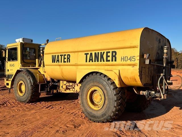 CAT D25D Water bowser