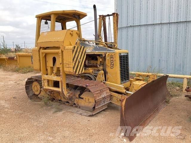 CAT D3G Pipelayer dozers