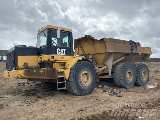CAT D400E Articulated Haulers
