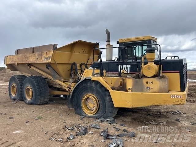 CAT D400E Articulated Haulers