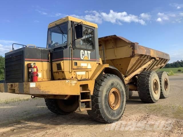 CAT D400E Articulated Haulers