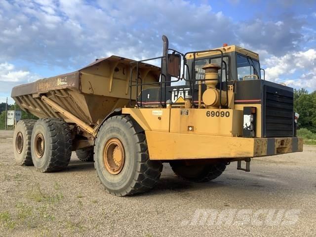 CAT D400E Articulated Haulers