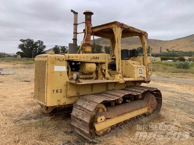 CAT D5B Tractors