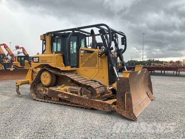 CAT D6T XL Crawler dozers