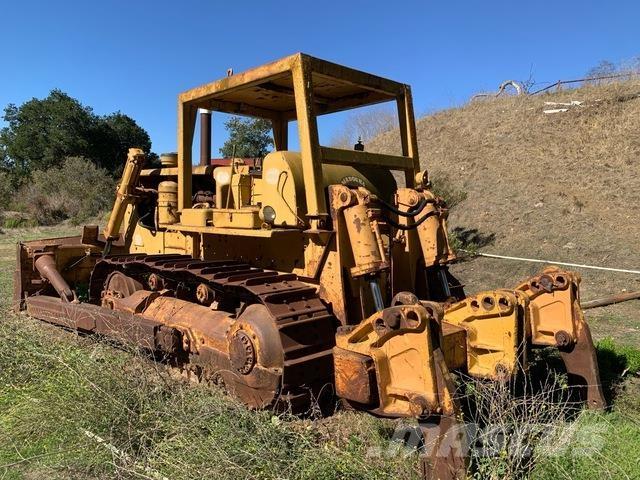 CAT D8H Crawler dozers