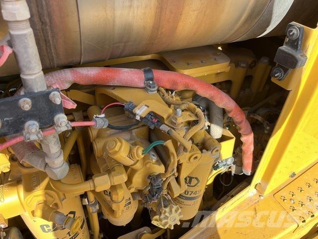 CAT D8T Crawler dozers