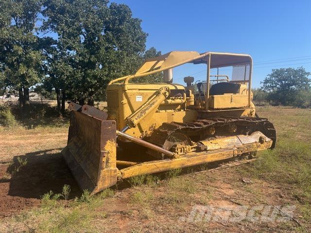CAT D9G Crawler dozers