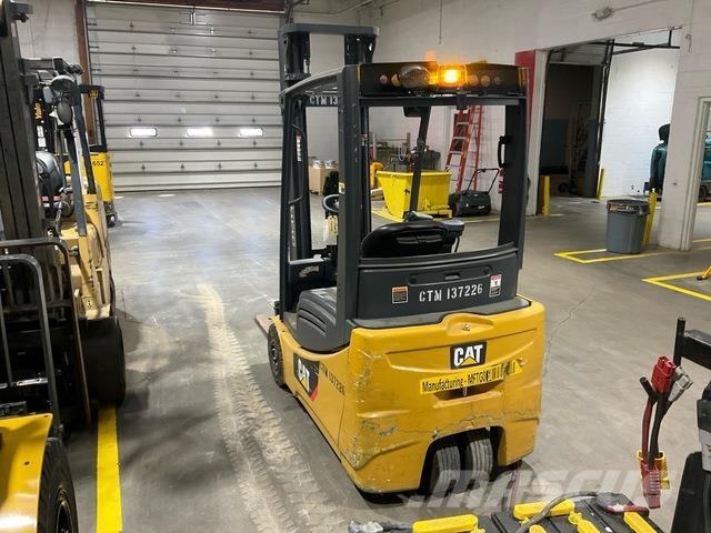 CAT MH 2ET3000 Electric forklift trucks