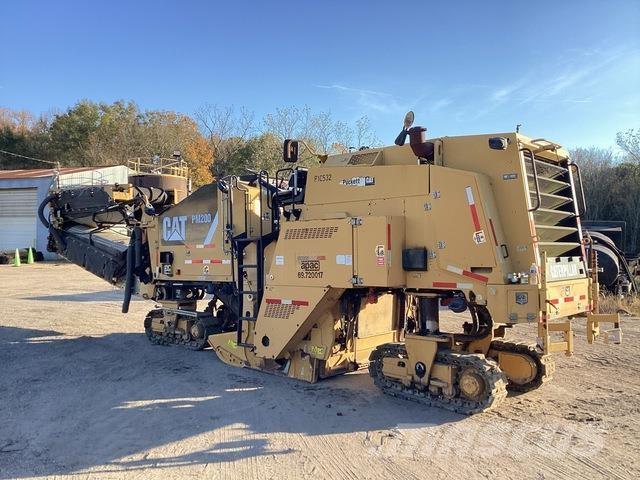 CAT PM200 Asphalt cold milling machines