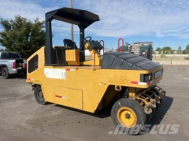 CAT PS150C Pneumatic tired rollers
