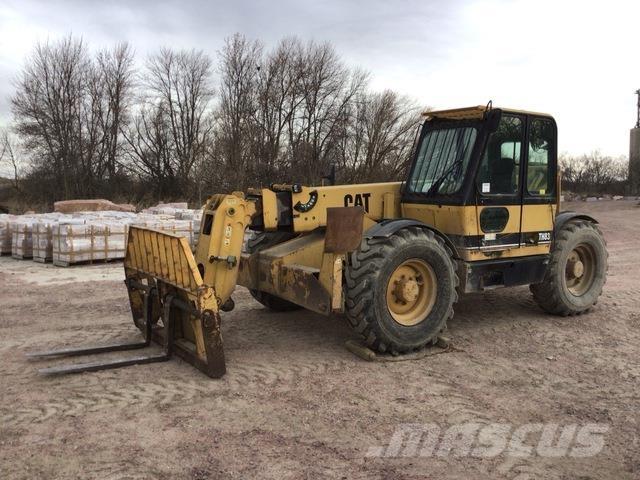 CAT TH83 Telescopic handlers