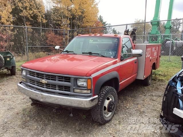 Chevrolet 3500 Snow blades and plows