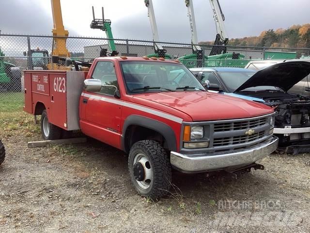 Chevrolet 3500 Snow blades and plows