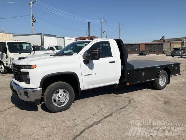 Chevrolet 3500 Flatbed / Dropside trucks