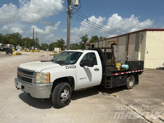 Chevrolet 3500 Flatbed / Dropside trucks