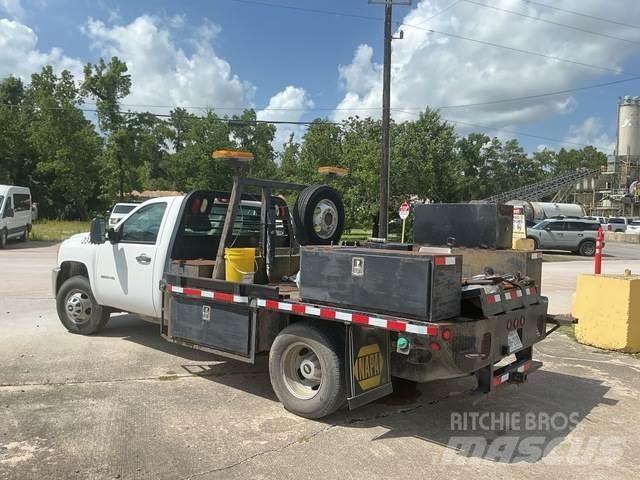 Chevrolet 3500 Flatbed / Dropside trucks