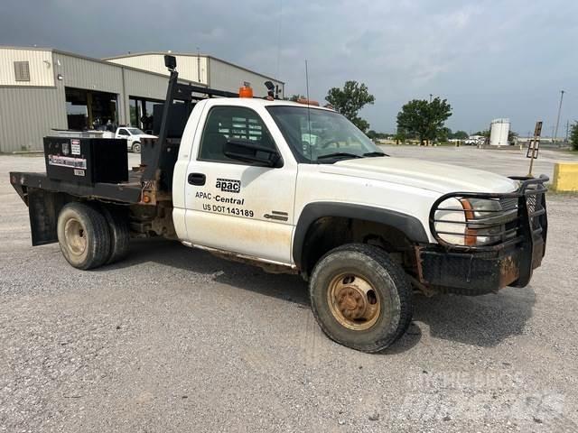 Chevrolet 3500 Flatbed / Dropside trucks