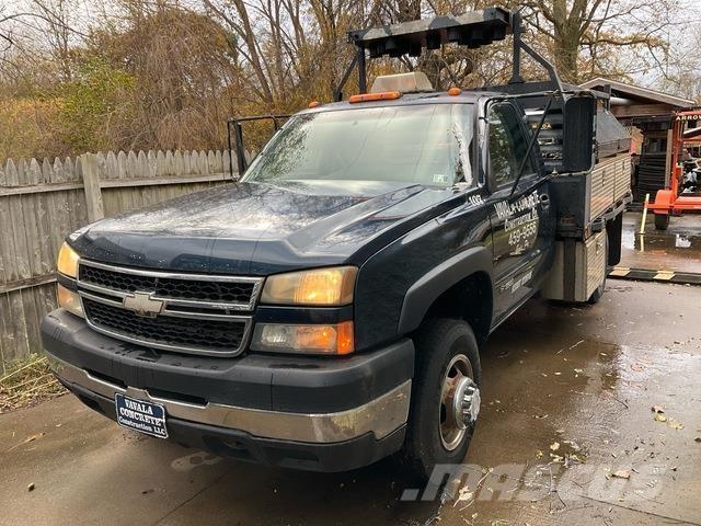 Chevrolet 3500 Flatbed / Dropside trucks