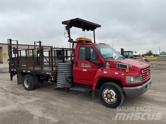 Chevrolet 5500 Flatbed / Dropside trucks