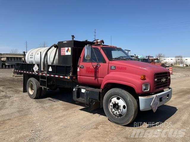Chevrolet 7500 Flatbed / Dropside trucks