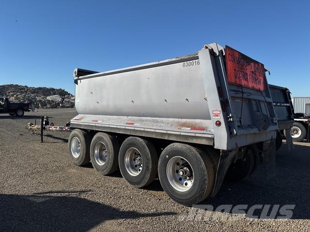  Clough Tipper trailers