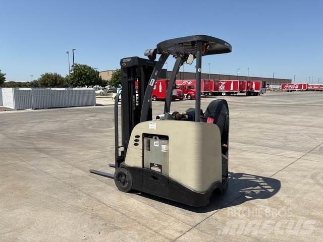 Crown RC5500 Electric forklift trucks