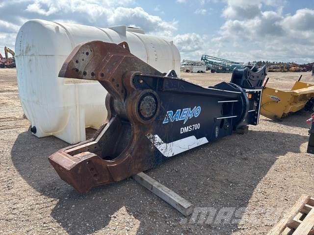 Daemo DMS700 Crushers