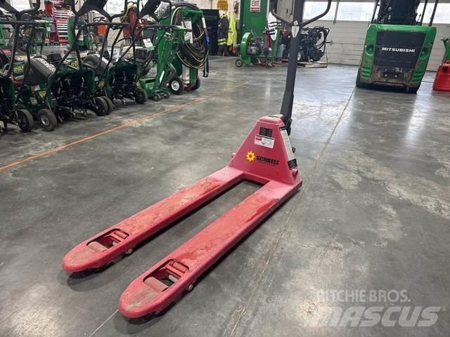 Dayton 2ZE58 Hand pallet truck