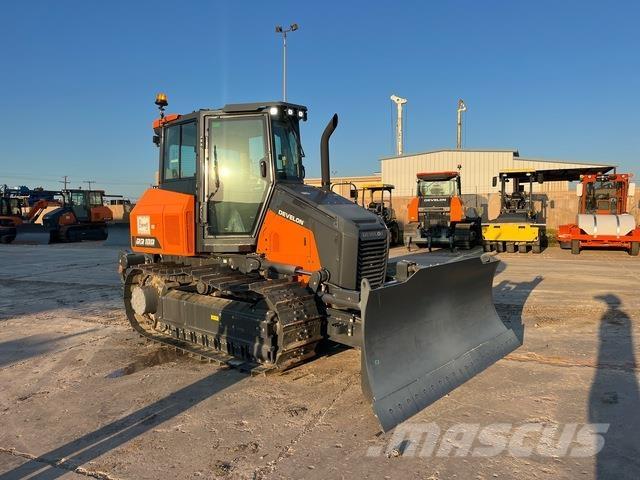 Develon DD100 Crawler dozers