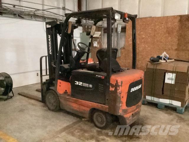 Doosan BC32S-5 Electric forklift trucks