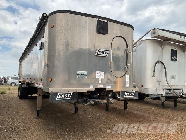 East Mfg  Tipper trailers
