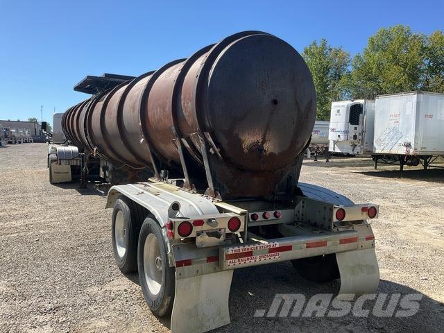 Etnyre  Material transport vehicles