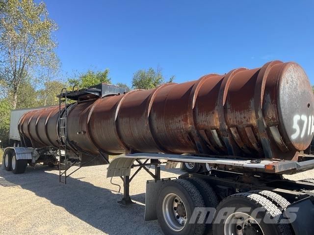 Etnyre  Material transport vehicles