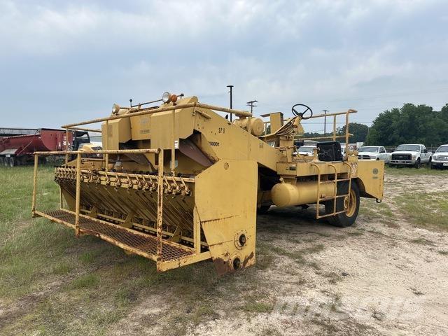 Etnyre  Sand and salt spreaders