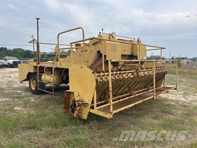 Etnyre  Sand and salt spreaders