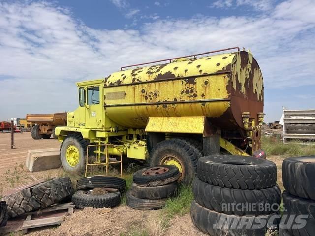 Euclid 215F.D. Water bowser