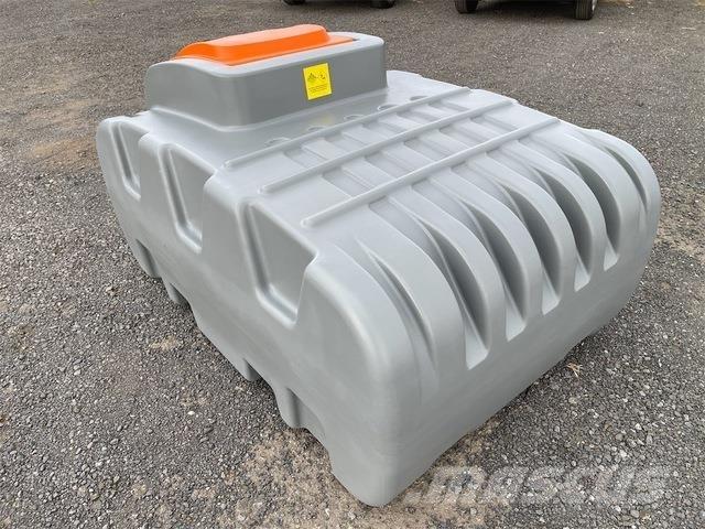  EXEQ DD1000 Fuel and additive tanks