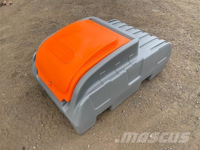  EXEQ DD200 Fuel and additive tanks
