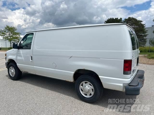 Ford E-250 Panel vans