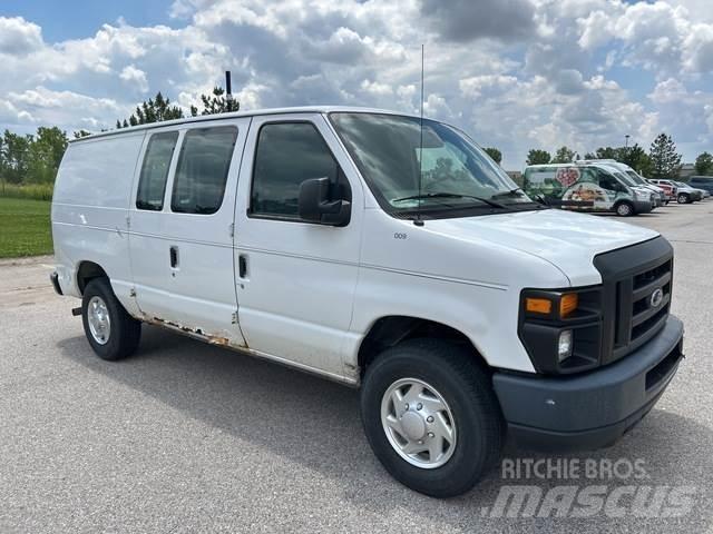 Ford E-250 Panel vans