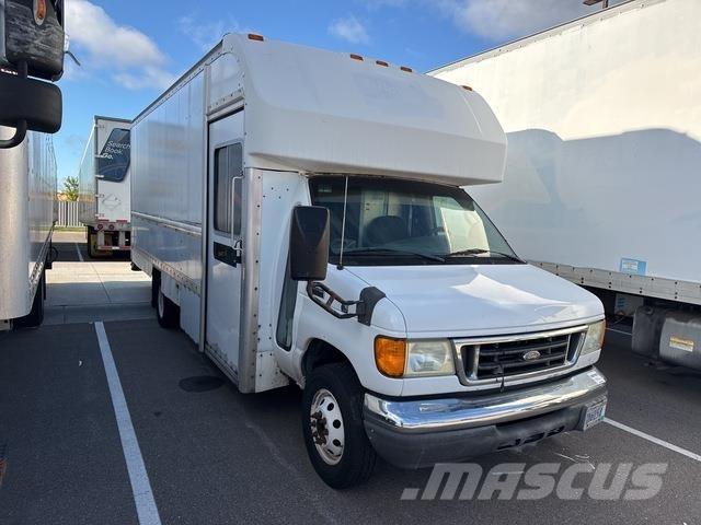 Ford E-350 Box body