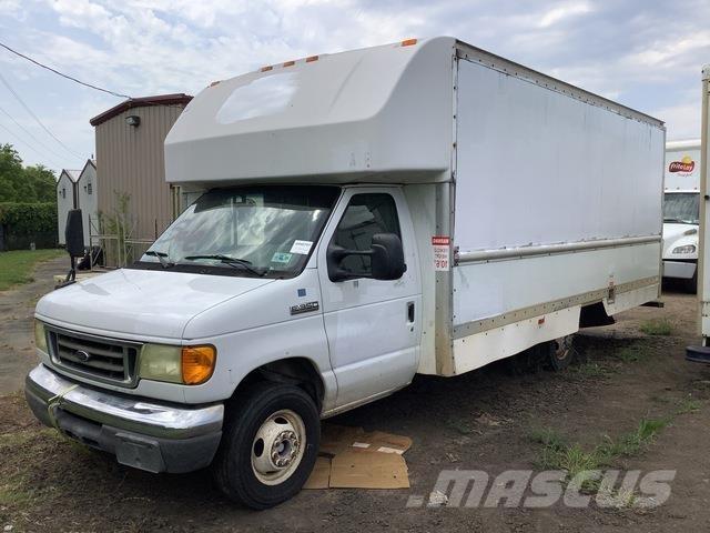 Ford E-350 Box body