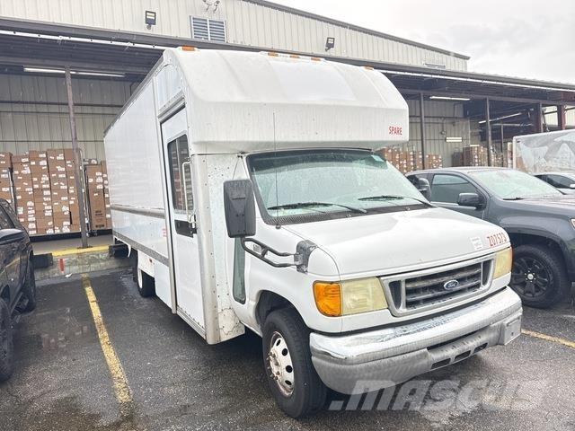 Ford E-350 Box body