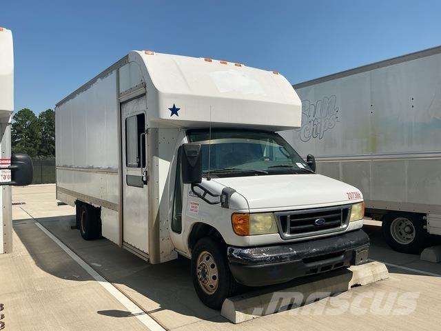 Ford E-350 Box body