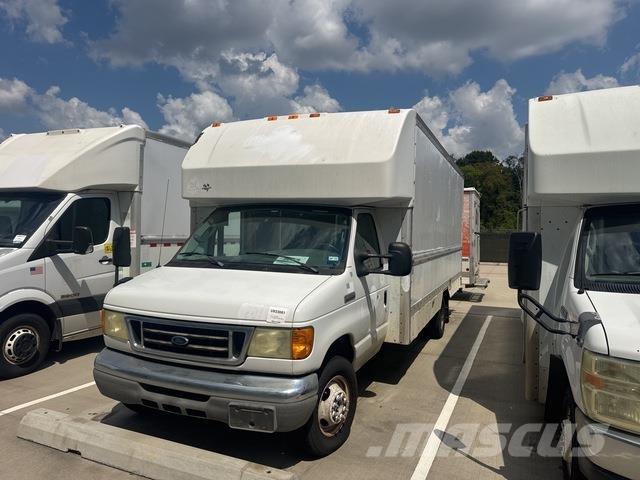 Ford E-350 Box body