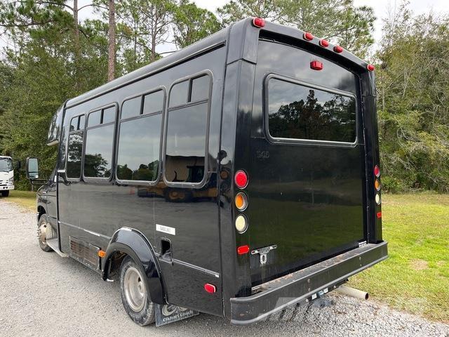 Ford E-350 Mini bus