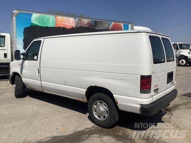 Ford E250 Panel vans