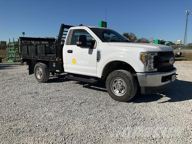 Ford F-250 Flatbed / Dropside trucks