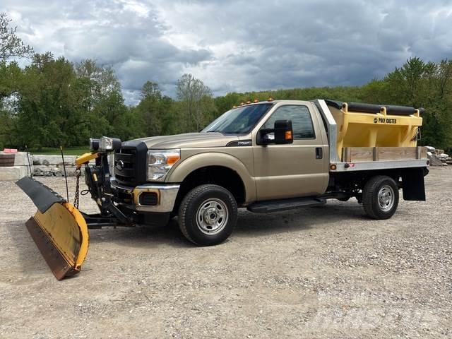 Ford F-250 Flatbed / Dropside trucks