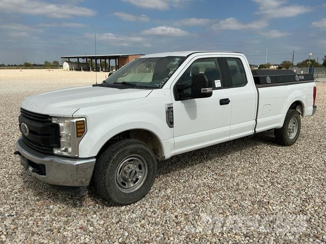 Ford F-250 Pick up/Dropside